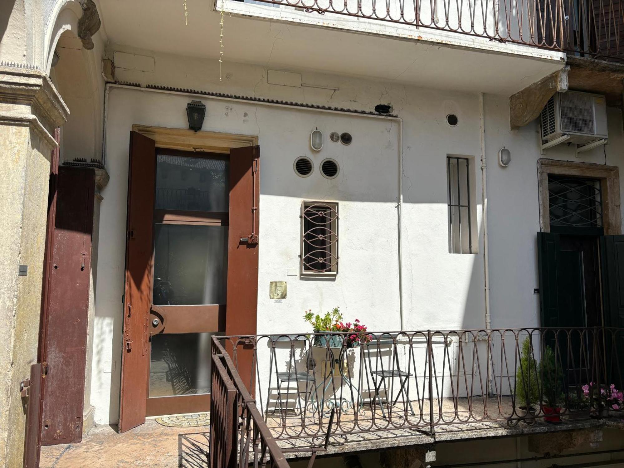 Veronajourneys Emilei Exterior photo