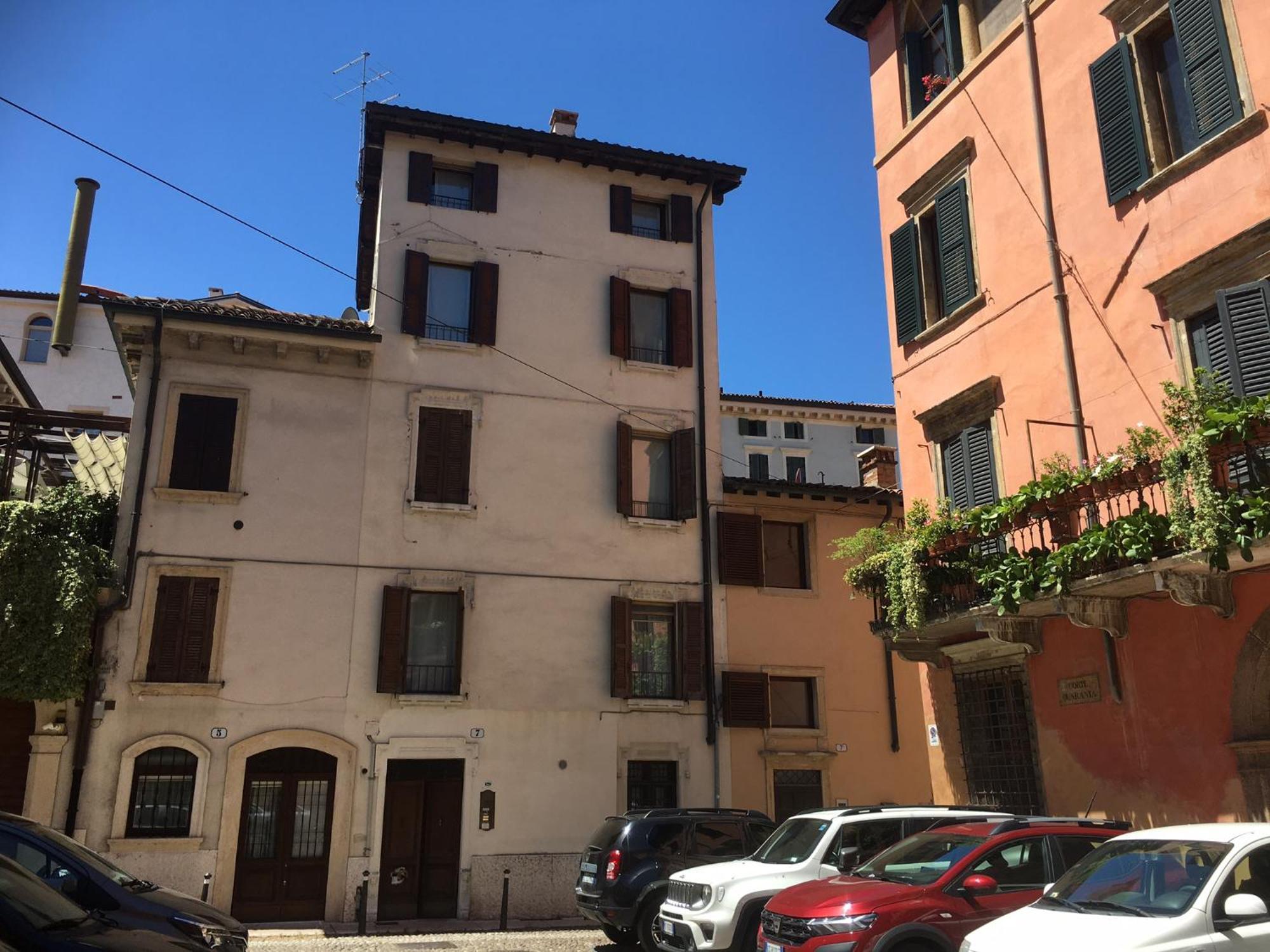 Veronajourneys Emilei Exterior photo