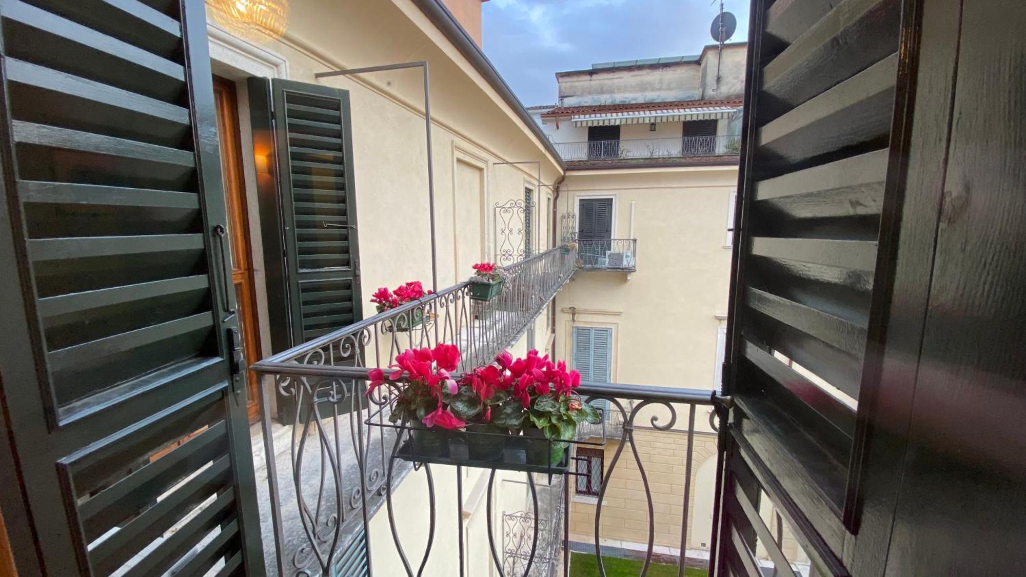 Veronajourneys Emilei Exterior photo